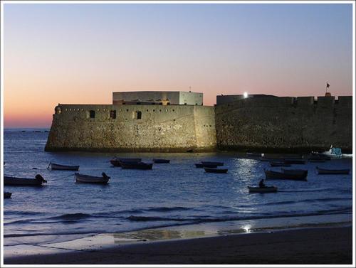 Ferienwohnung Casa Playa Caleta, A 4 Minutos De La Playa Cádiz Exterior foto