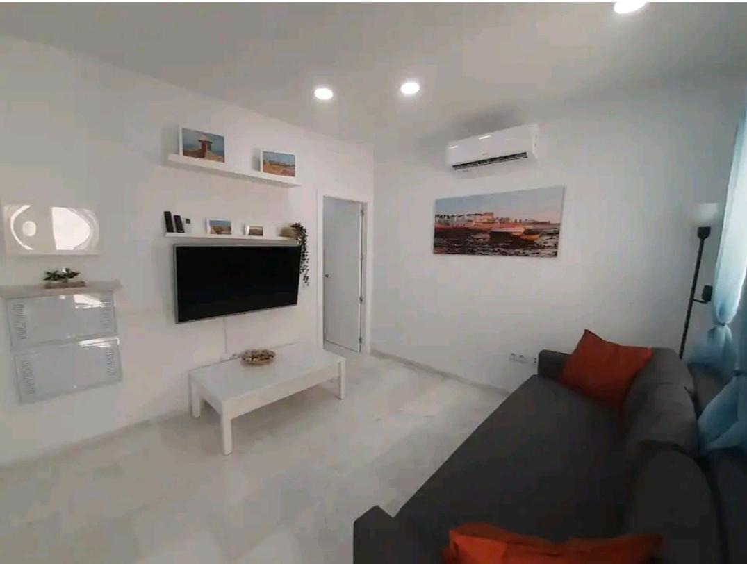 Ferienwohnung Casa Playa Caleta, A 4 Minutos De La Playa Cádiz Exterior foto